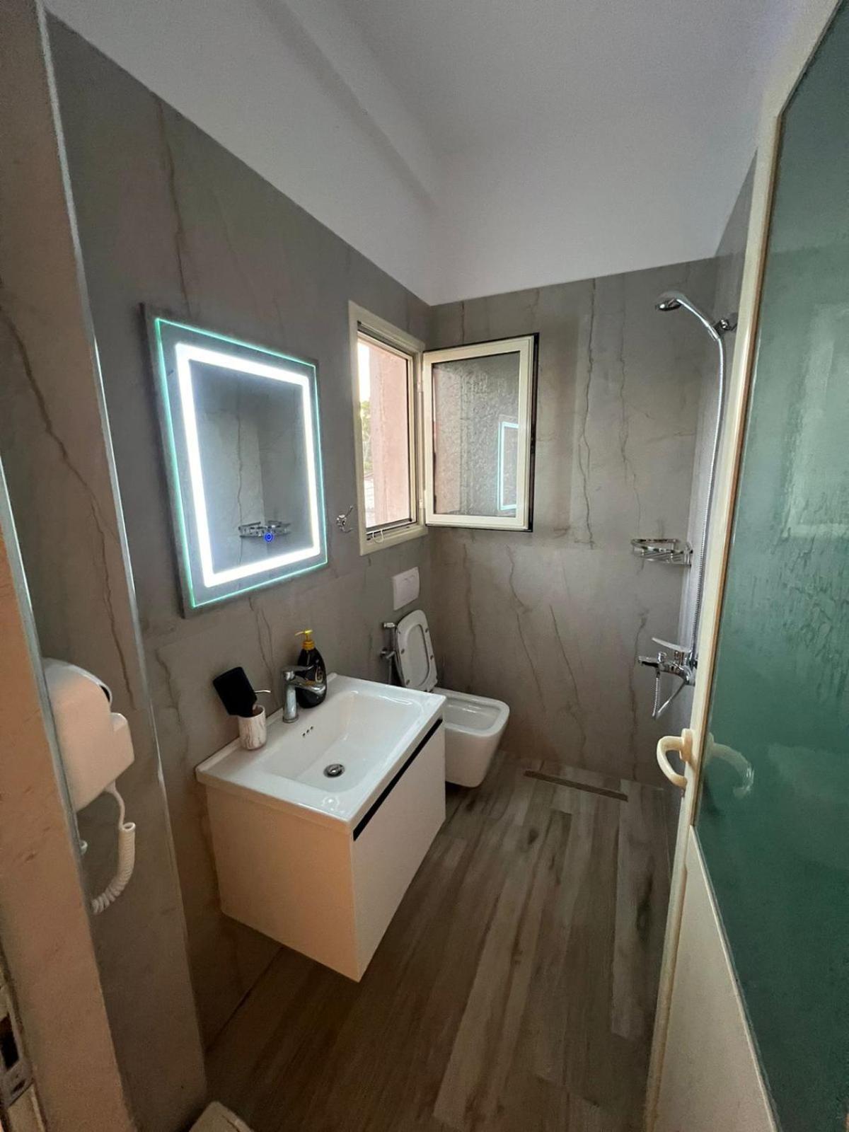 Greison Vacation House Vlorë Eksteriør billede